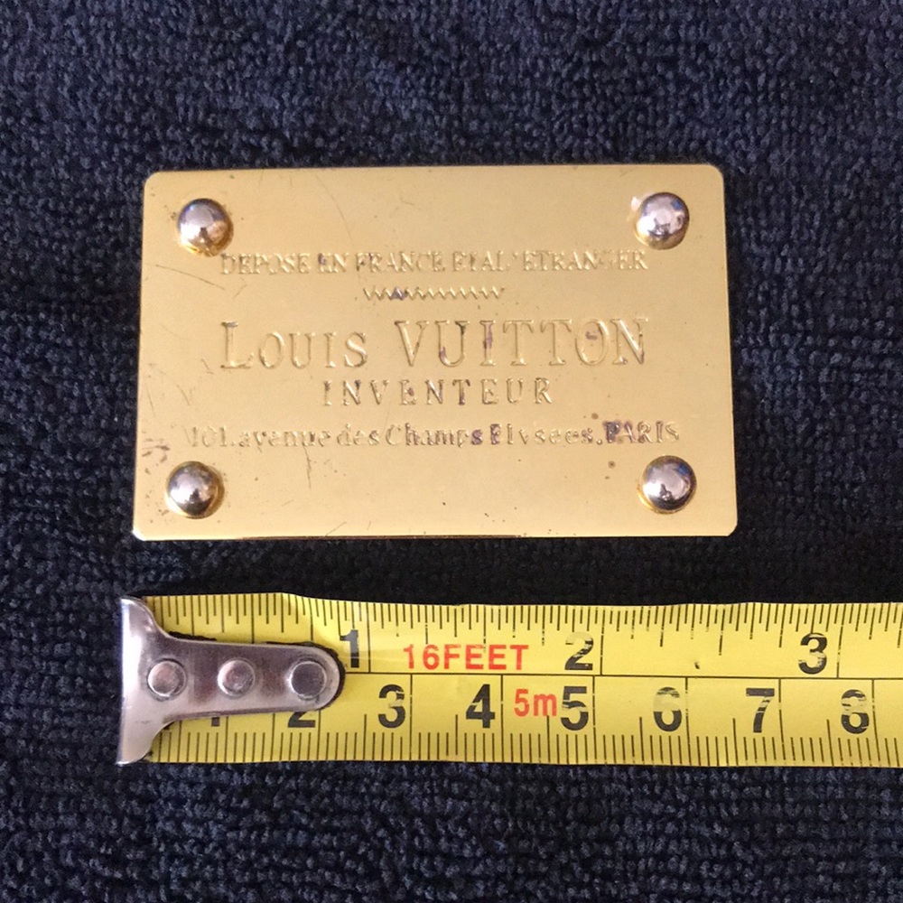 Louis Vuitton Gold Emblem Plate - Picture 2 of 3